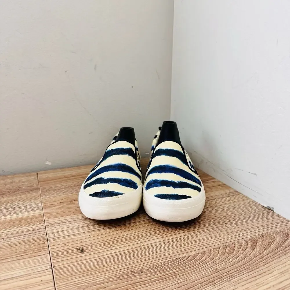 Sperry Women's Crest Twin Gore Slip-On Sneakers White And Blue Size 8